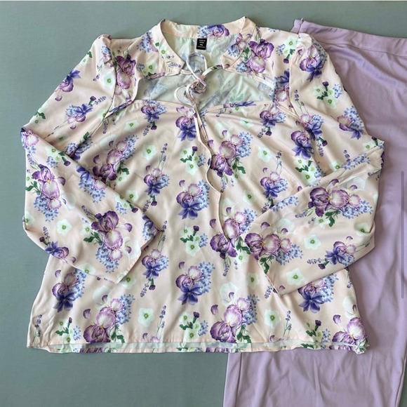 Lavender Pantsuit with Floral Print Shirt with Drawstring- Size 4X - Picture 6 of 9